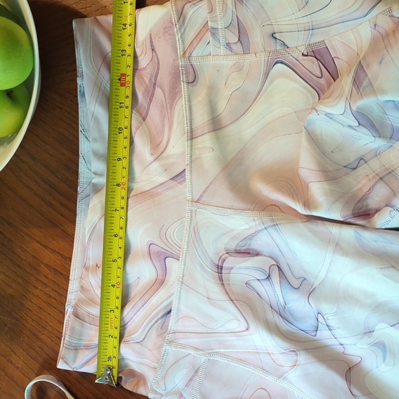 Old Navy 2 Pieces! Summer tank& leggings fits Med to Lrg. One Only Ignore Other - Picture 4 of 6